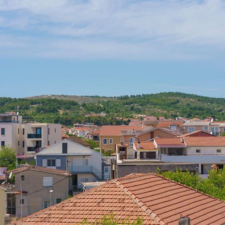 Family Petrov Apartments Vodice Buitenkant foto