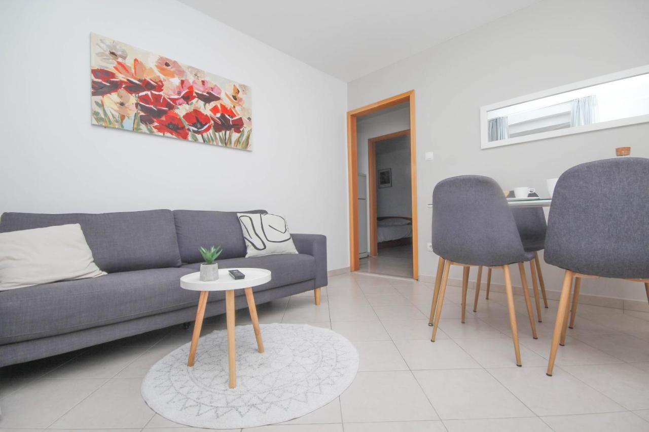 Family Petrov Apartments Vodice Buitenkant foto