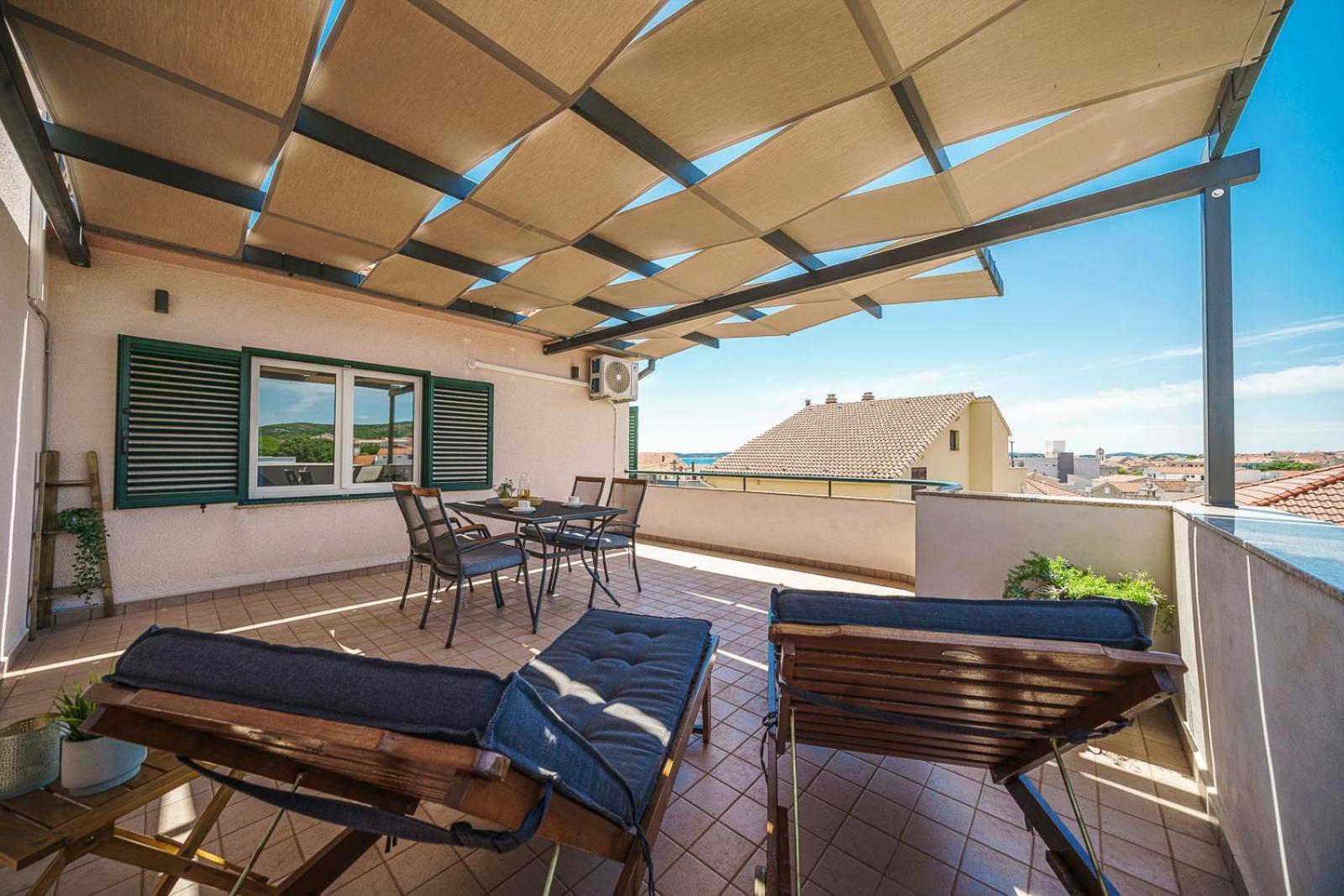Family Petrov Apartments Vodice Buitenkant foto